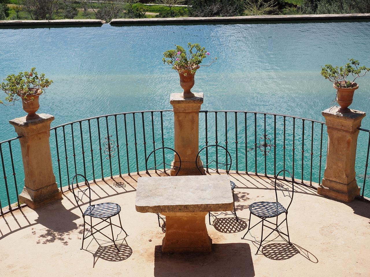 ¿Sabes cómo limpiar la terraza? Ponla a punto para verano