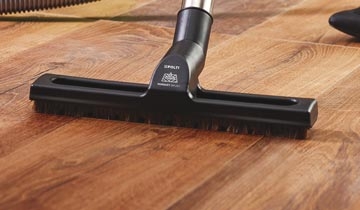 polti forzaspira lecologico aspiracion de un suelo de madera