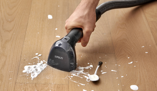 Limpiador de tapicerías para una mancha de salsa